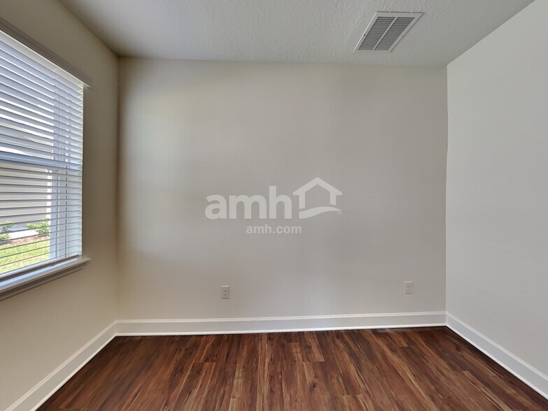 Building Photo - 2118 Saffron Walden Dr