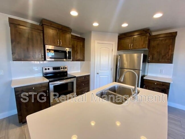 Building Photo - 3132 S Relic Ridge Dr