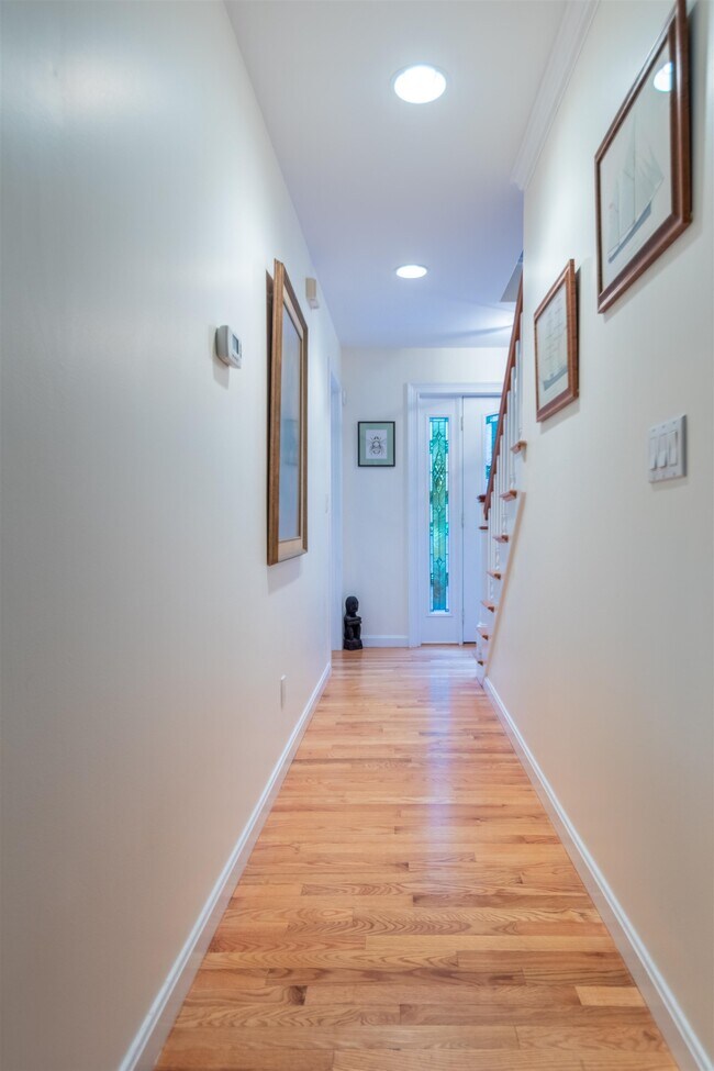 Building Photo - 12 Morningstar Dr