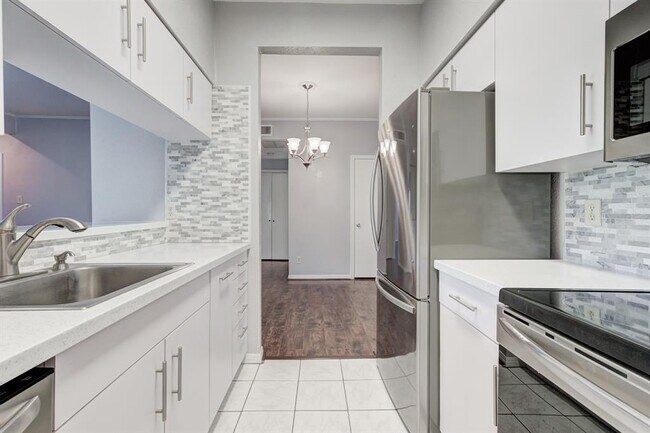 Building Photo - 2701 Bellefontaine St