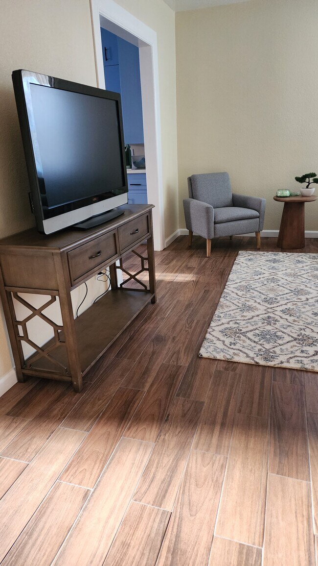 Building Photo - 2320 Cerritos Ave