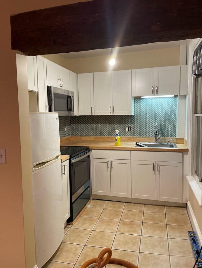 Building Photo - 238 Green St