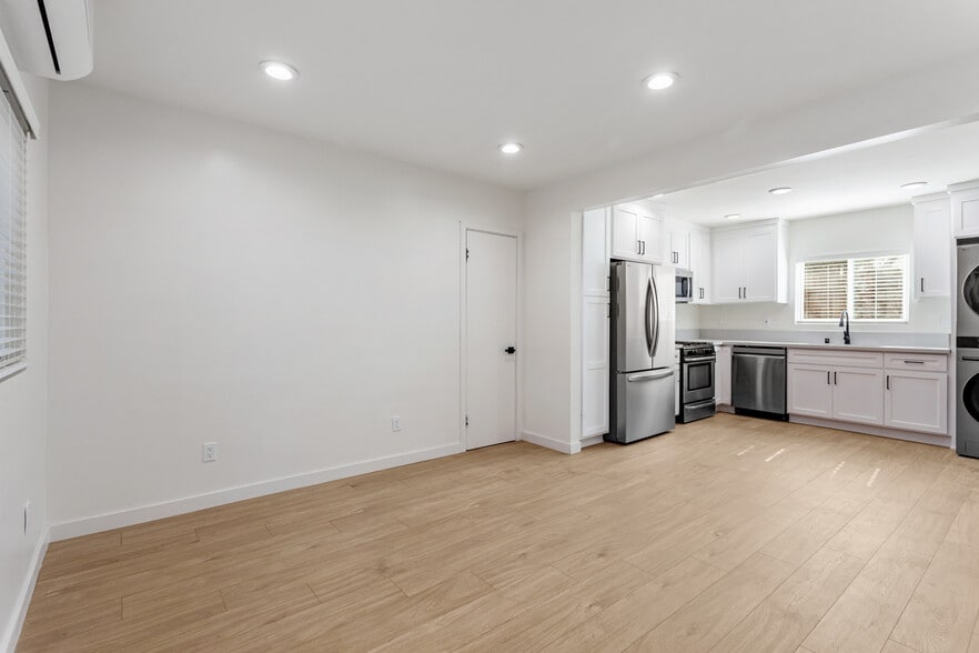 Building Photo - 16511 23rd St