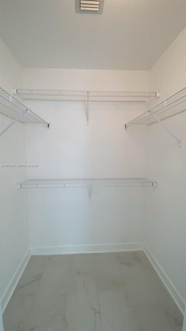 Building Photo - 1111 SW 1st Ave