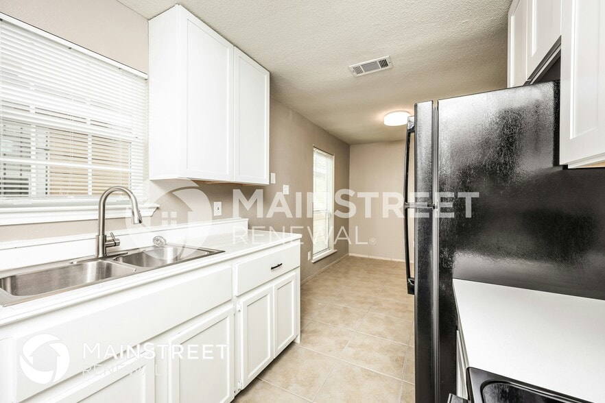 Building Photo - 9921 Cedar Mountain Cir