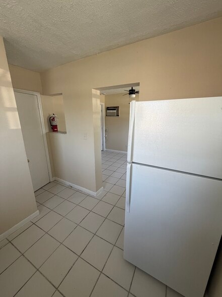 Building Photo - 1628 S Dixie Hwy
