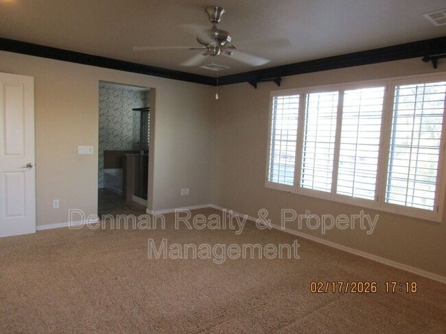 Building Photo - 944 E Jacob St