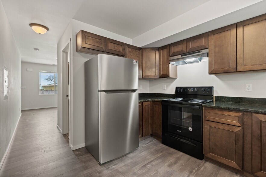 Building Photo - 304 S Skipworth Rd