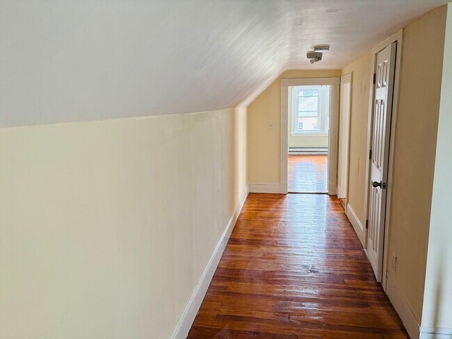 Building Photo - 19 Bellingham Ave