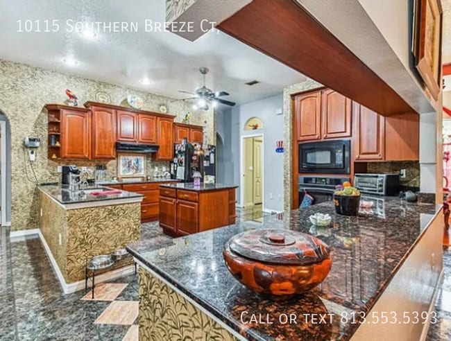 Building Photo - 10115 Southern Breeze Ct