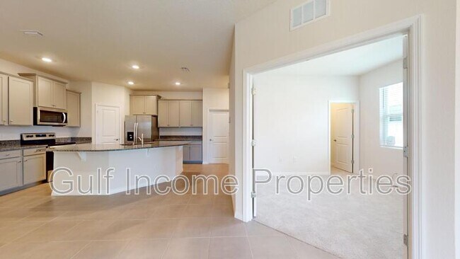 Building Photo - 411 157th Ct E