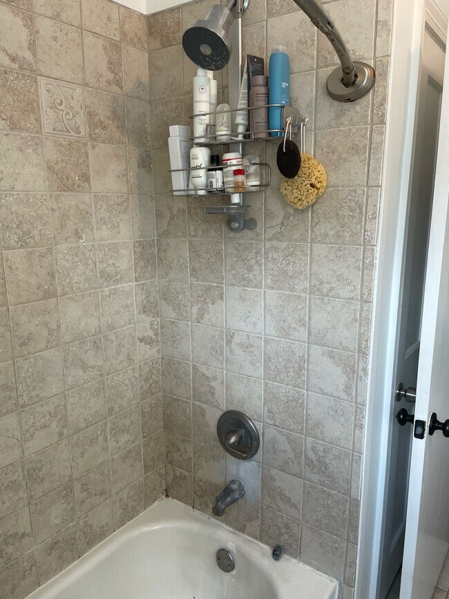 Building Photo - 1614 E 50th St