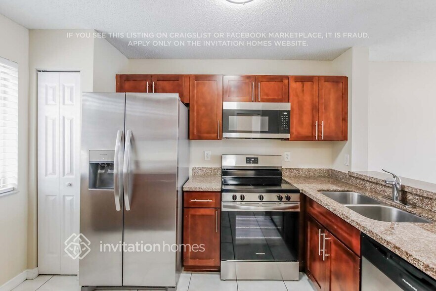 Building Photo - 17443 SW 140th Ct