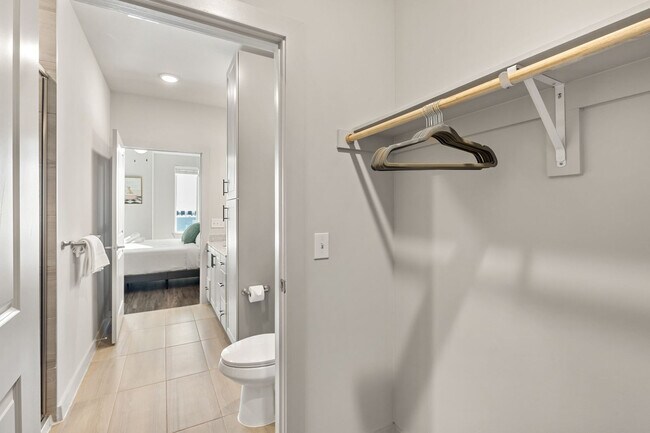 Building Photo - 5820 1/2 Cameron Road-SI FL4-ID1303394P