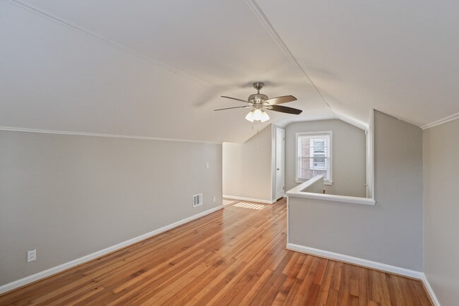 Building Photo - 1792 Roslyn Rd