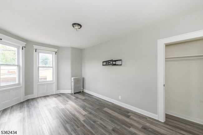 Building Photo - 68 Mill St