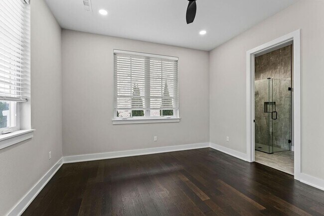 Building Photo - 3505 SW Radiance Ave