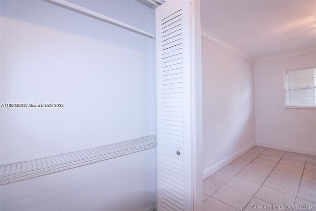 Building Photo - 3019 SW 68th Terrace