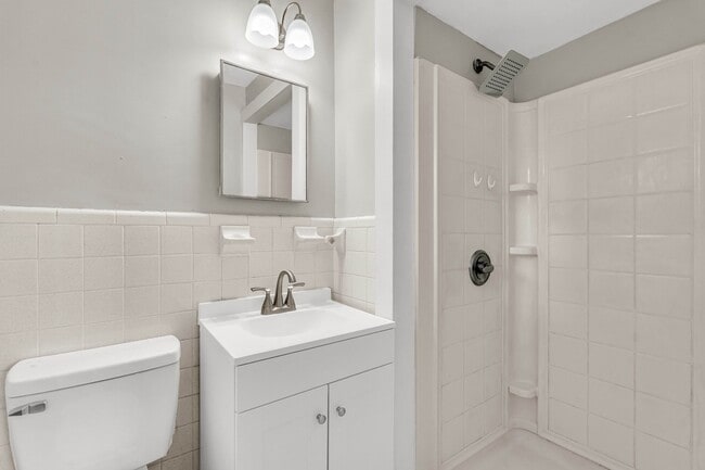 Building Photo - Renovated 3 Bedroom 2 Bath Home for Rent!