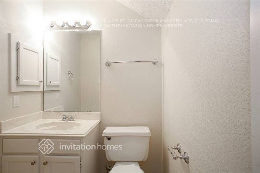 Building Photo - 1456 Thistlewood Ln