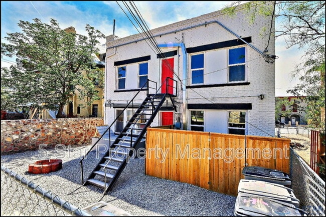 Building Photo - 615 Arizona Ave