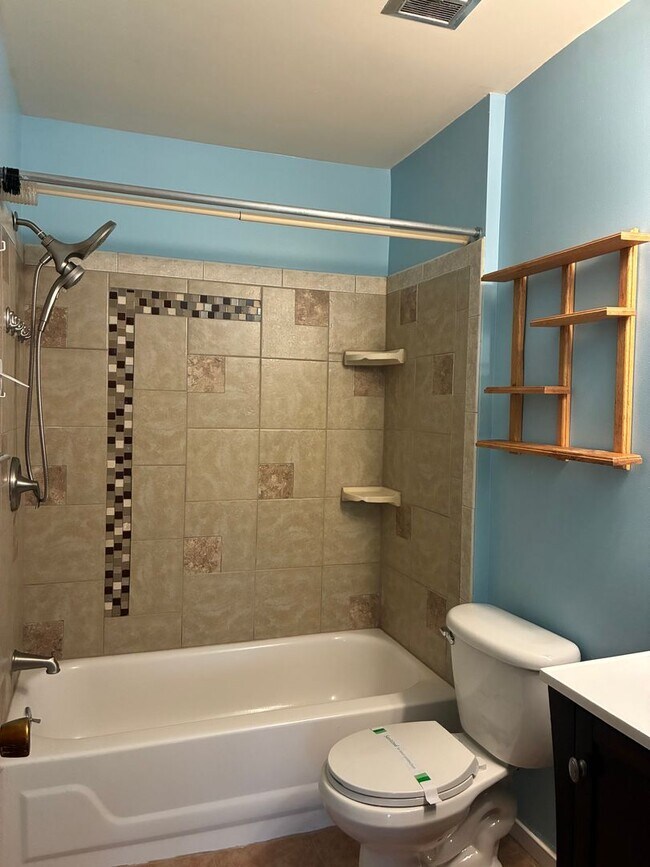 Building Photo - Holiday Special! 2 Bed in Henrico Neighborhood – No Application Fee This Season!