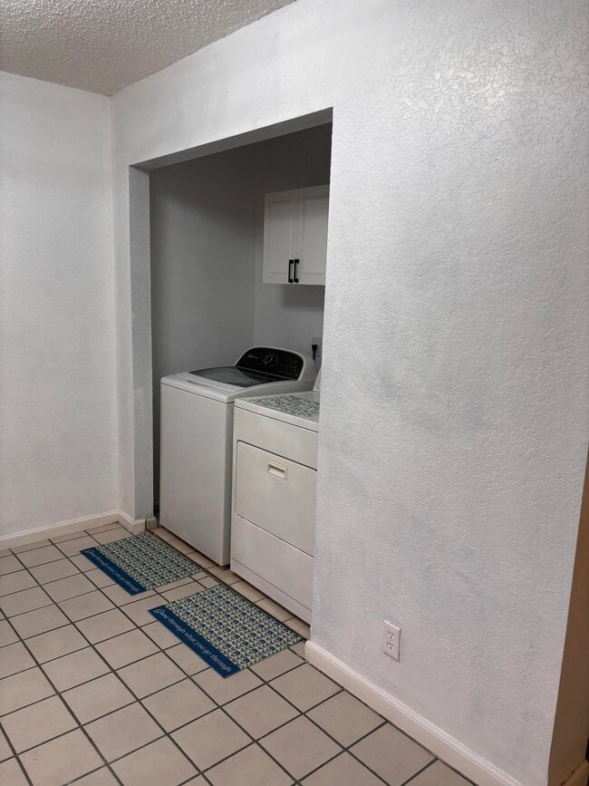 Building Photo - 12761 Westhampton Cir