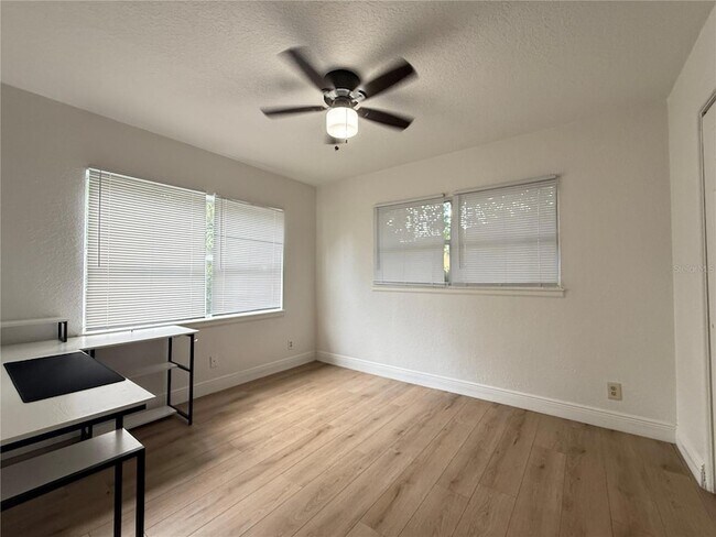 Building Photo - 524 N Lakemont Ave