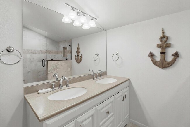 Building Photo - 403 Island Dr