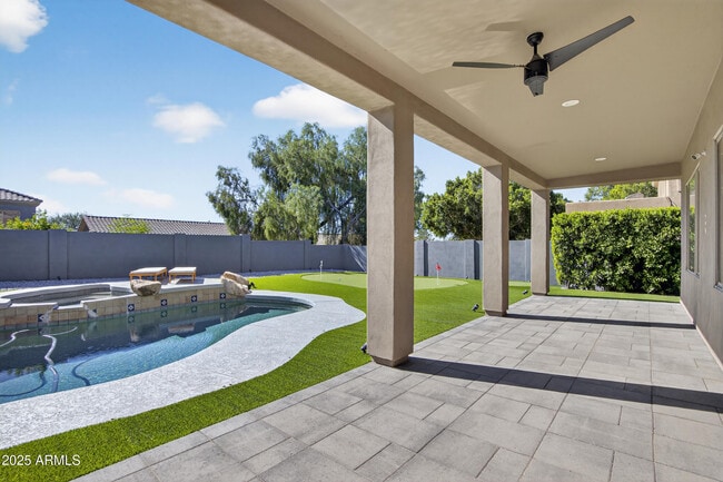 Building Photo - 10587 E Sheena Dr