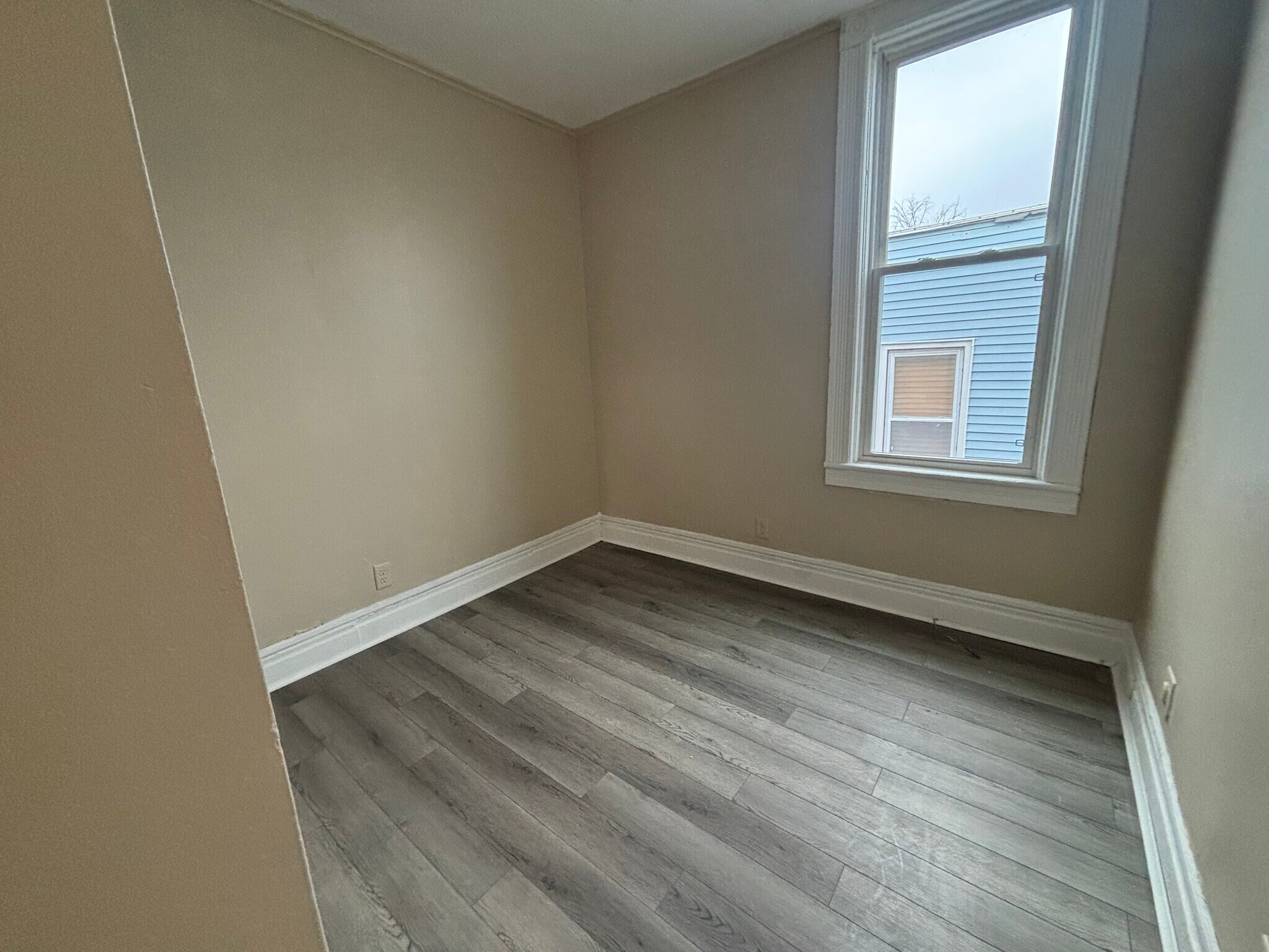 Building Photo - 15 Broadway