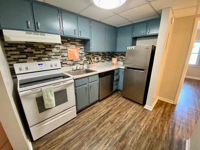 Building Photo - Broward Park Apartment