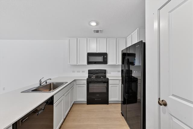 Building Photo - 1429 Erie Dr