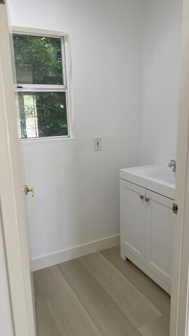 1/2 bath - 10369 Calvin Ave