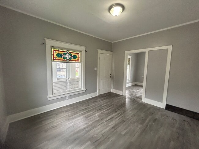 Building Photo - 2 Bedroom 1.5 Bath House in East Moline