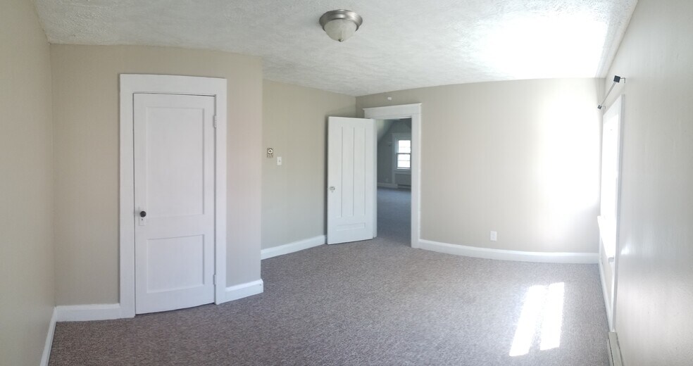 Bedroom 2 - 542 6th W St