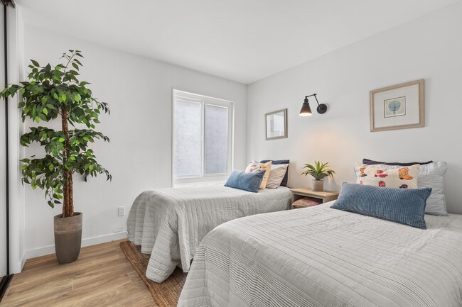 Building Photo - 2715 Camino Del Mar