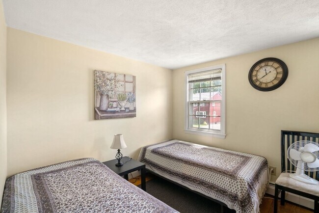 Building Photo - 42 Rockland Ave