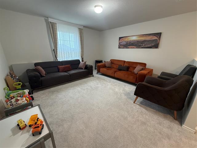 Building Photo - 909 Cormorant St