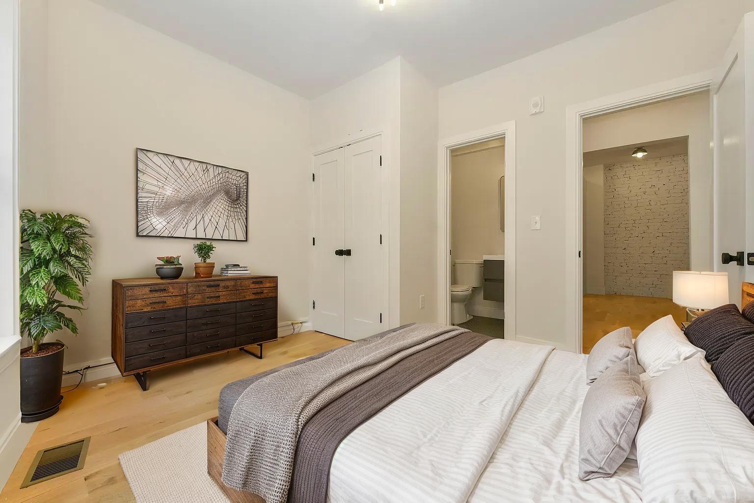 Building Photo - 200 Maverick St