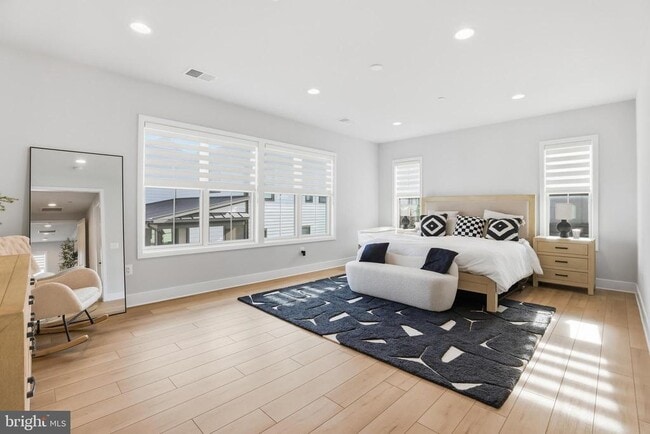 Building Photo - 9725 Lantana Wy