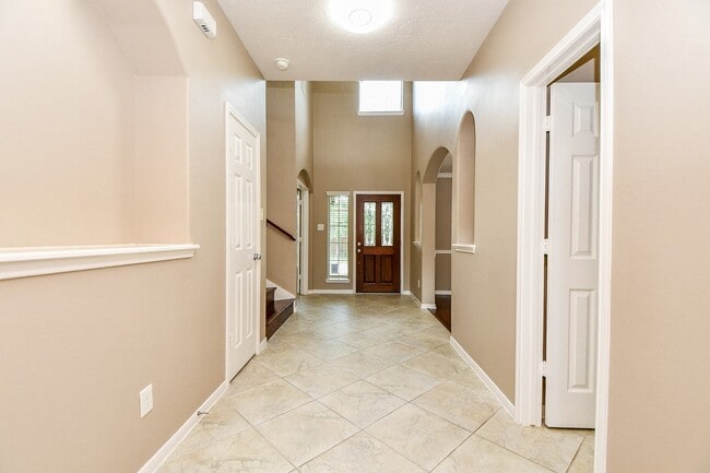 Building Photo - 26011 Pebble Terrane Ln