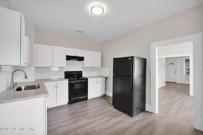 Building Photo - 6418 Sapphire Dr