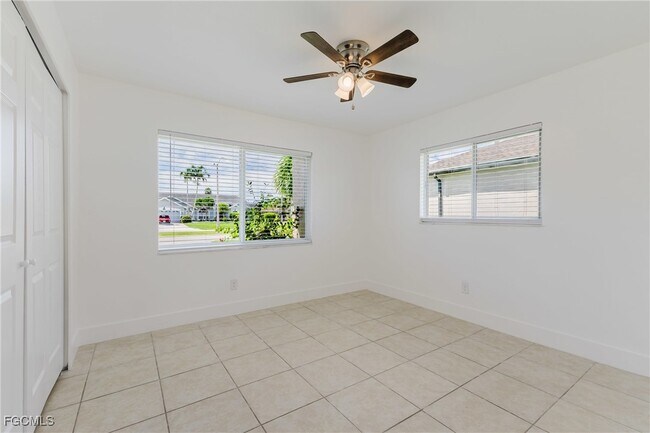Building Photo - 1917 Cape Coral Pkwy W