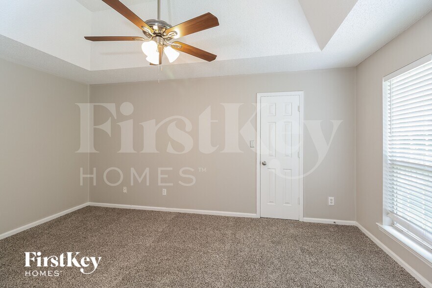 Building Photo - 7815 Pinetuck Ln