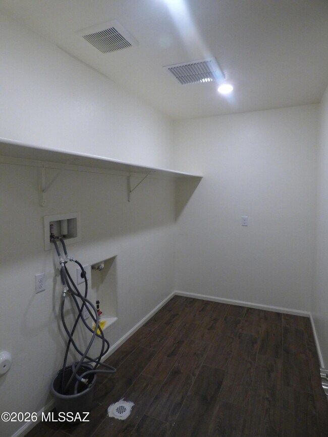 Building Photo - 12850 E Quail Wash Canyon Ln