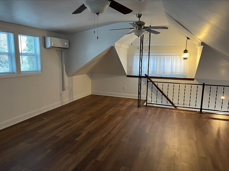 Building Photo - 26 Marvin St