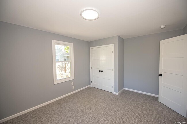 Building Photo - 76 Amity St