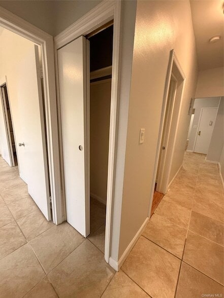 Building Photo - 71-19 35th Ave