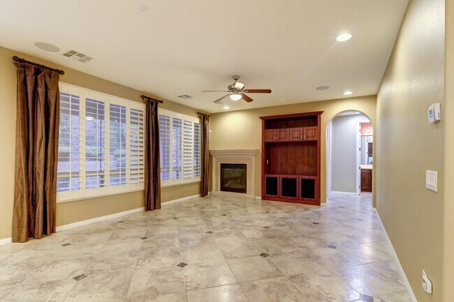 Building Photo - 519 Las Ocas Ct